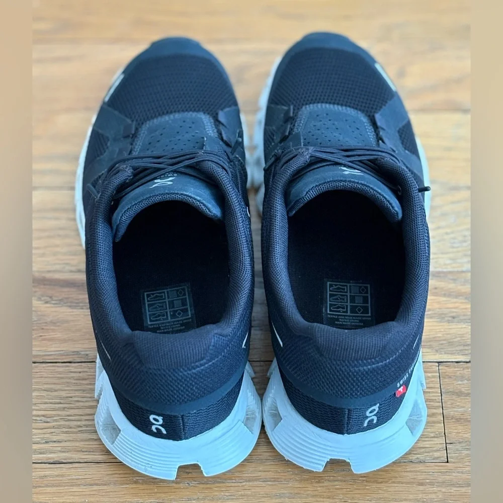 On Running Womens Cloud 5 Black and White - Picture 4 of 4